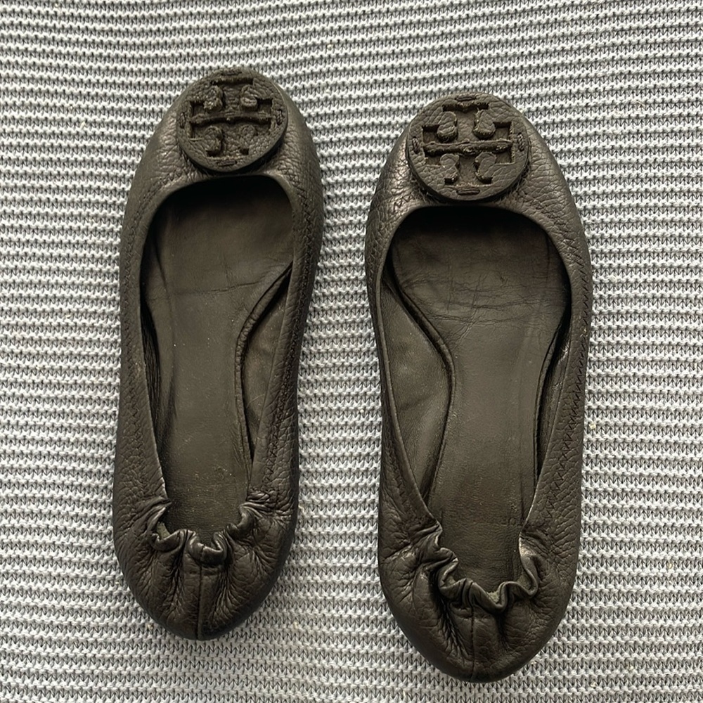 Tory Burch size 7 black shoes